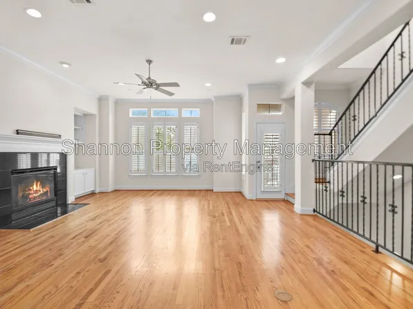 5006 Gibson St, Houston, TX 77007
