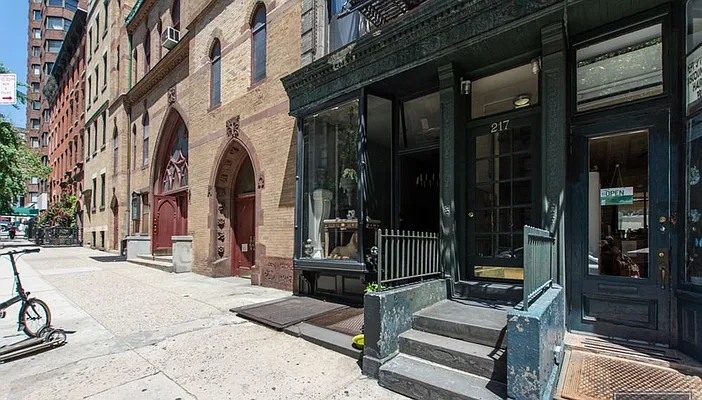 Rented by Bryan L Rozencwaig, LREB | media 7