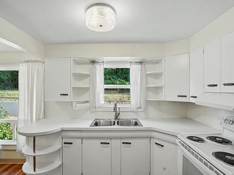 30645 Fisher St — Photo 8