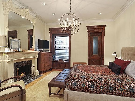 5th image of 157 W 82nd St APT 1