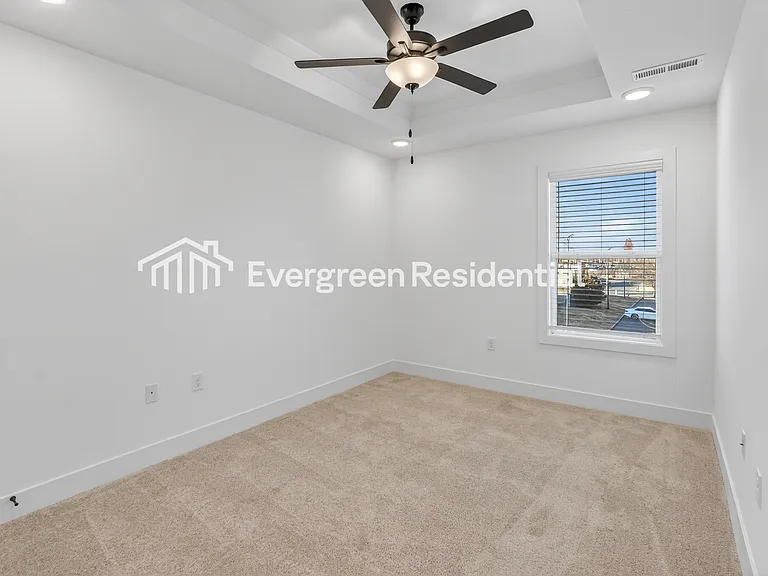 Barryview Townhomes — Photo 11