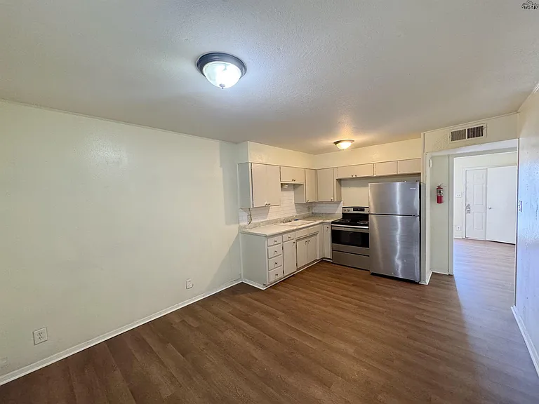 2316 Buchanan St — Photo 5
