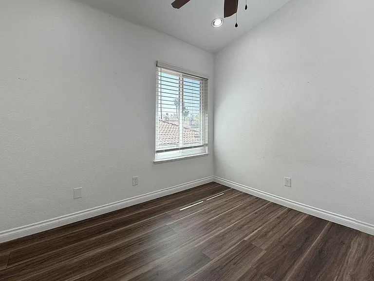 13632 Cabrillo Ct — Photo 16