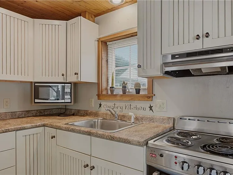 132 Evarts St #1 — Photo 7