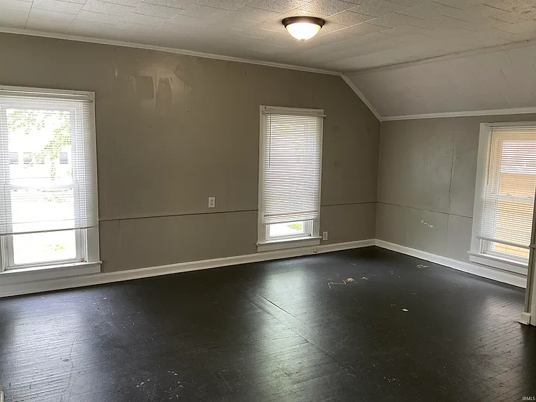1637 Saint Marys Ave — Photo 4