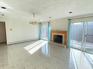 92 Cherry St, Gloucester, MA 01930