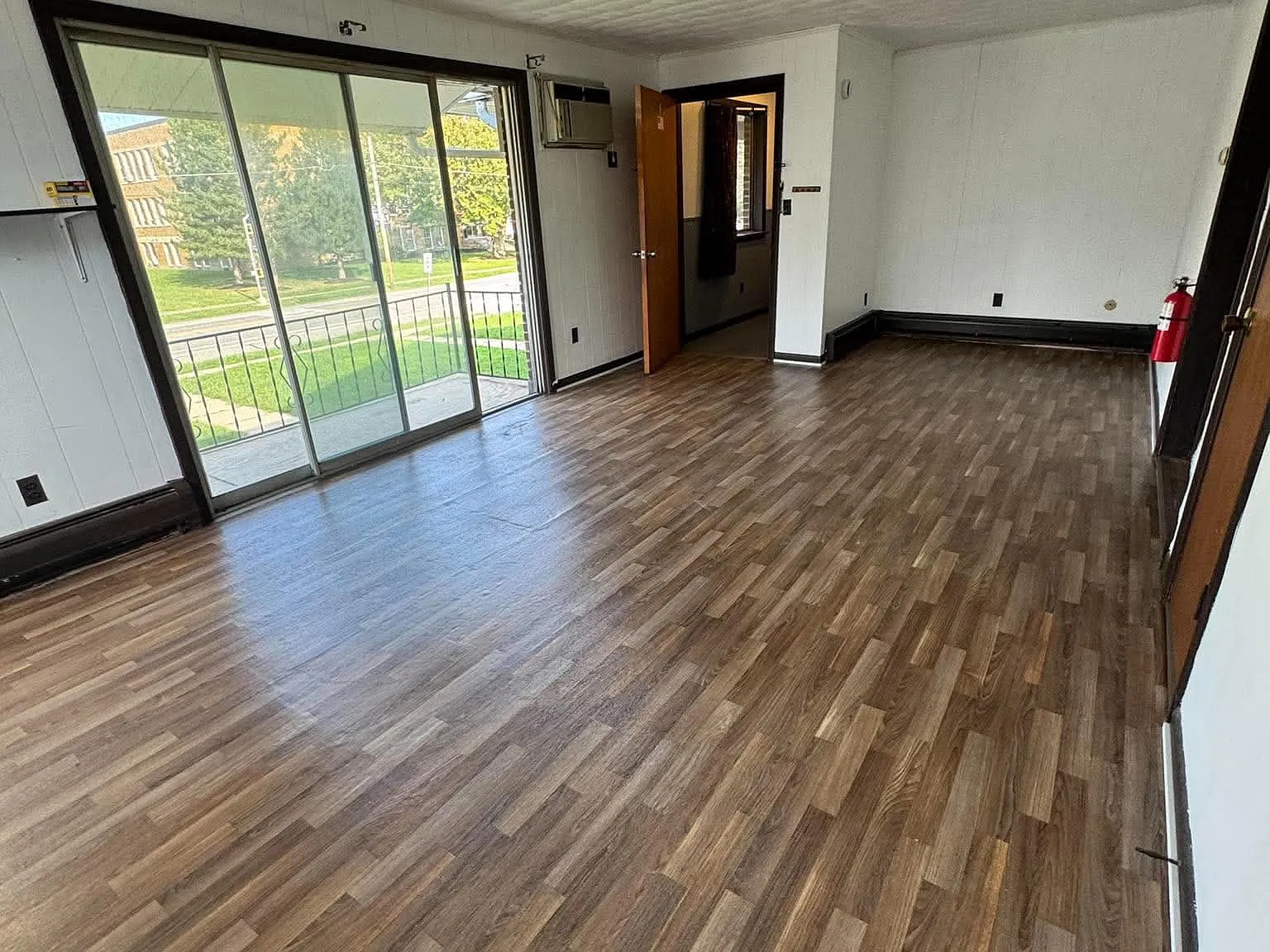 2 bed, 900 sqft, $965 — Photo 2