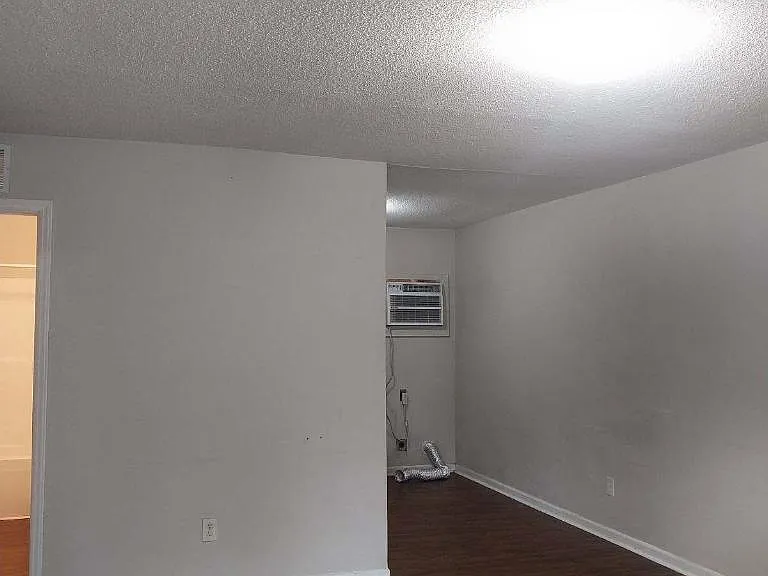 1100 Little Ave #E — Photo 4