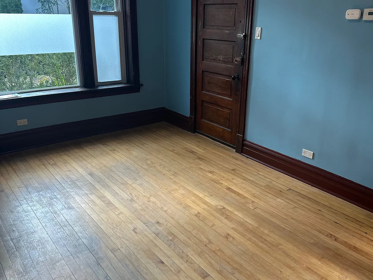 2 bed, 1000 sqft, $2,350 — Photo 2