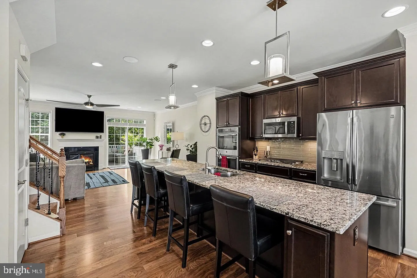 3 bed, 4.0 bath, 2609 sqft, $2,900 — Photo 2