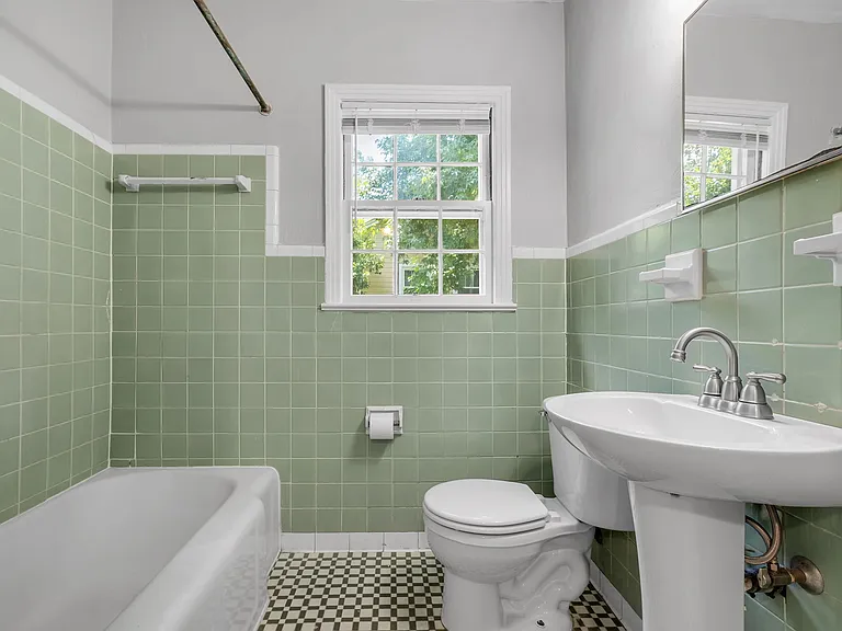 1437 S Meridian St — Photo 7