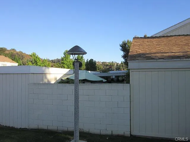 1075 Springs Ln — Photo 8