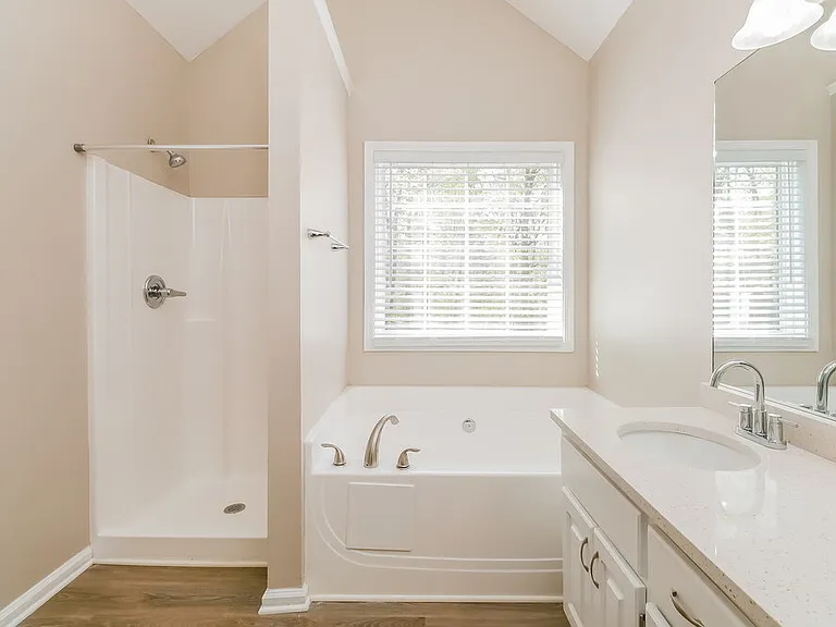 105 River North Ct — Photo 13