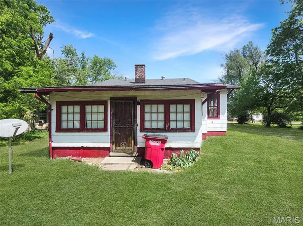 411 S West St, Sikeston, MO 63801
