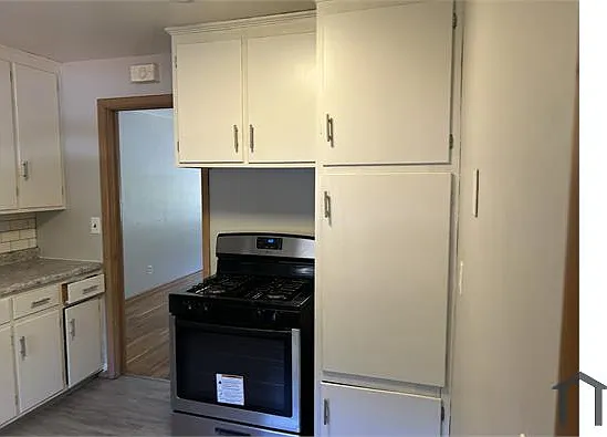 2 bed, $1,275 — Photo 2