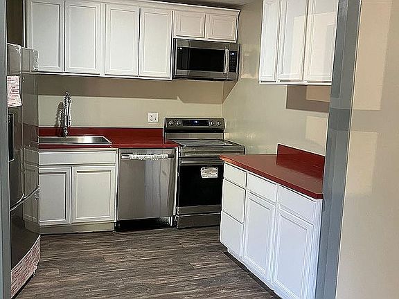 3rd image of 407 Benton St