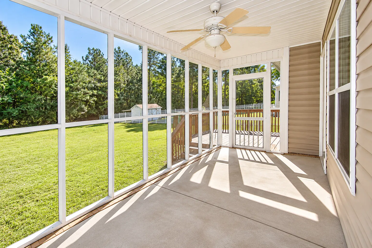 4 bed, 2611 sqft, $2,050 — Photo 2