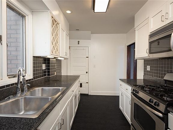 5th image of 4006 Holmes St