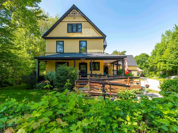 10251 Highway 1, Paradise, NS B0S 1C0