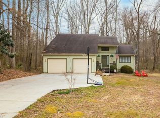 1809 Lynwood Dr, Greensboro, NC 27406