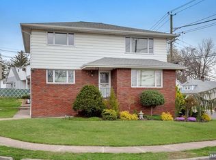 1 Rena Ln, Elmwood Park, NJ 07407