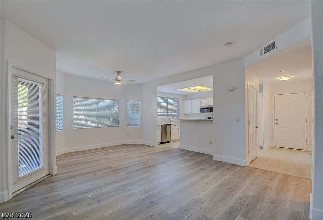 830 Carnegie St — Photo 2