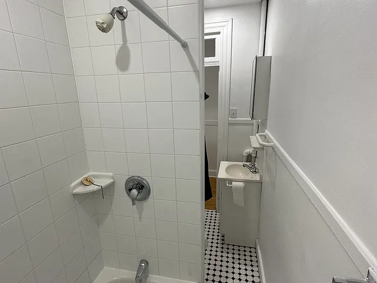 320 Cooper St #22 — Photo 7