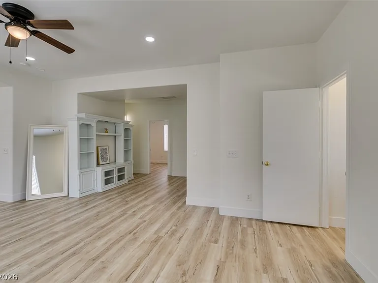 10959 Pumpkin Ridge Ave — Photo 2
