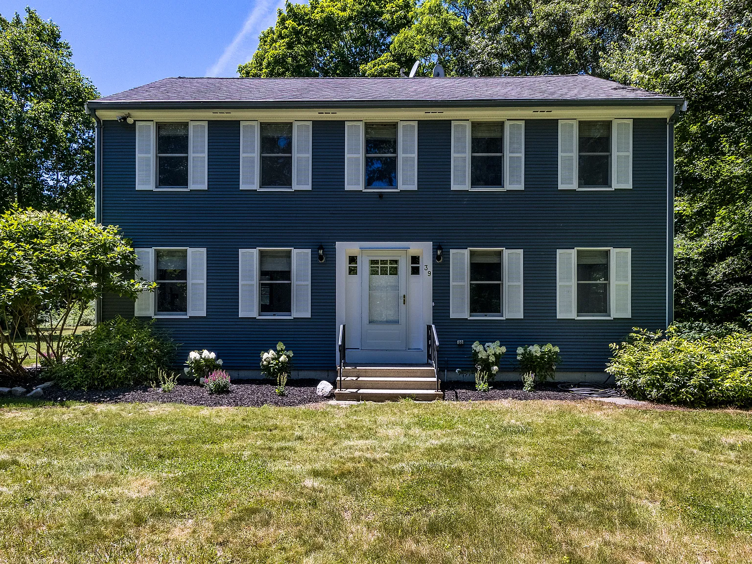 4 bed, 2.5 bath, 1888 sqft, $4,500 — Photo 1
