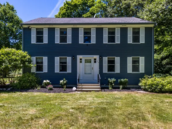 39 Moonakis Rd, East Falmouth, MA 02536