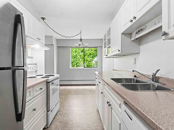 5th image of 590 Whiting Way #310