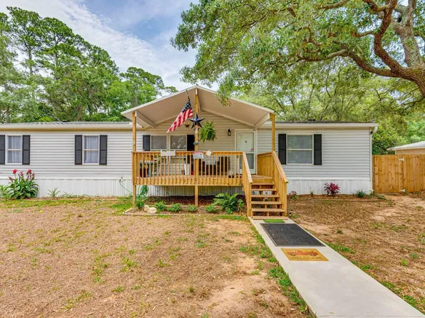 5658 Charter Cir, Gulf Breeze, FL 32563