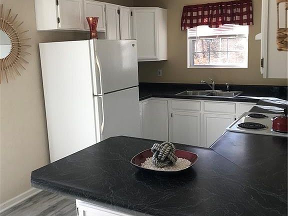 4th image of 164 Wildwood Dr
