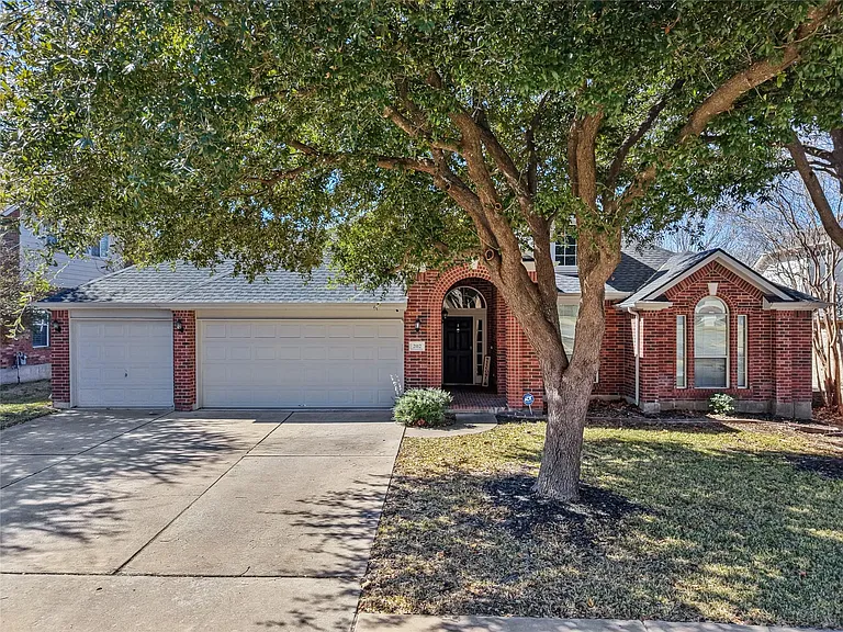 2112 Bandera Path — Photo 3