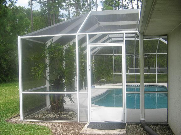 3rd image of 88 Burbank Dr