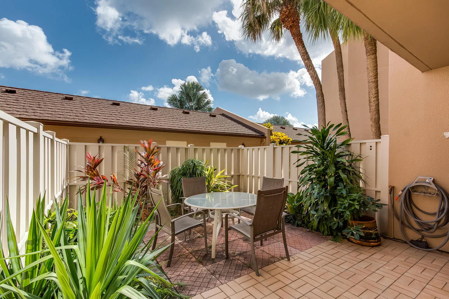 3 bed, 2.5 bath, 2130 sqft, $4,000 — Photo 3