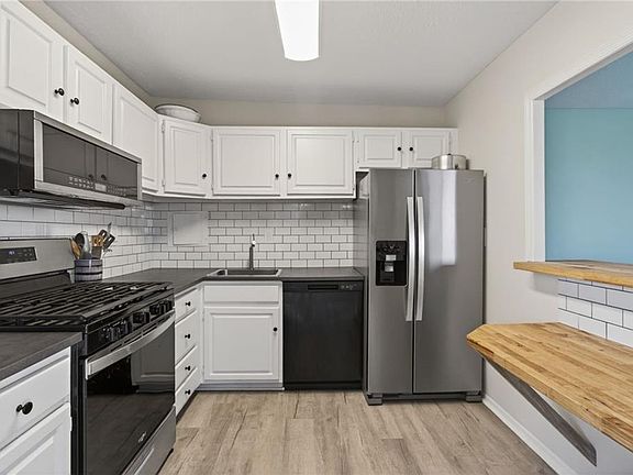 5th image of 1 Crawford Pkwy APT 1301
