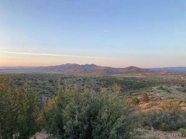 8601 W Palomino Dr, Kingman, AZ 86401