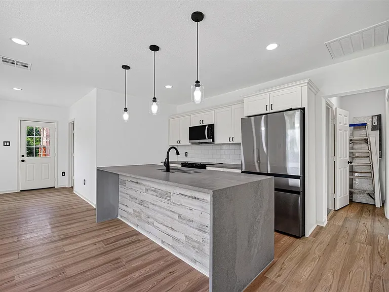 3701 Hutchins St — Photo 15