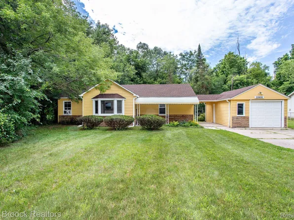 22835 Cottage Dr, Southfield, MI 48033