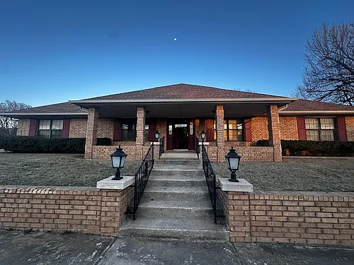 11100 Kingsgate Dr Photo 1