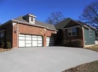 850 S 21st Ave, Ozark, MO 65721