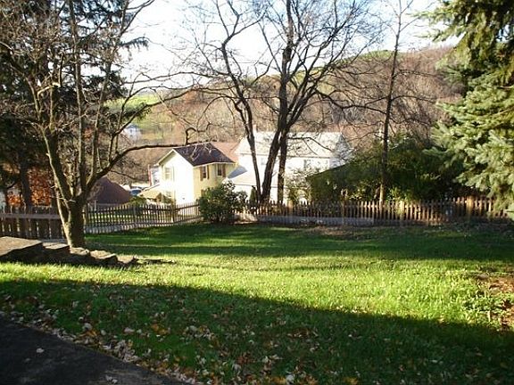 3rd image of 33 Sewickley Ave