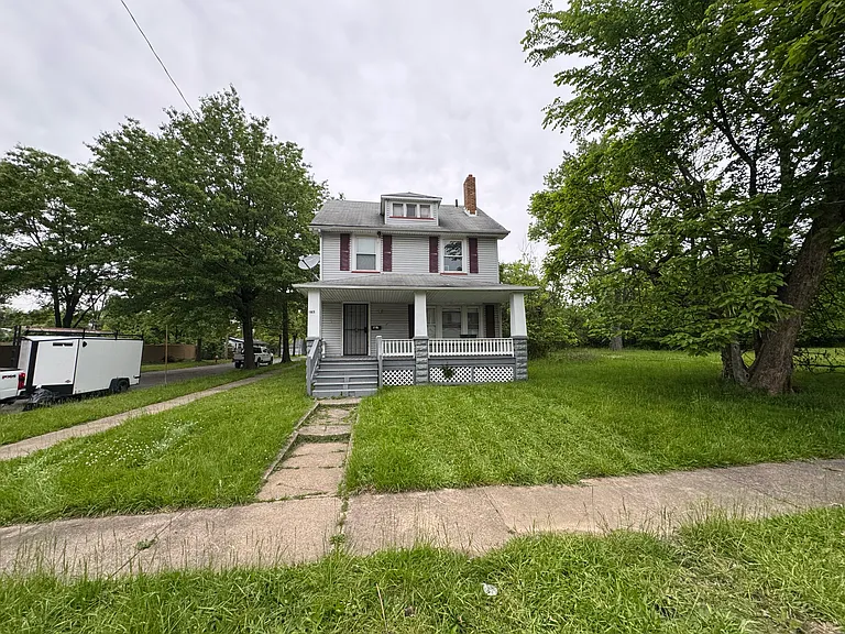 12701 Rexford Ave — Photo 1