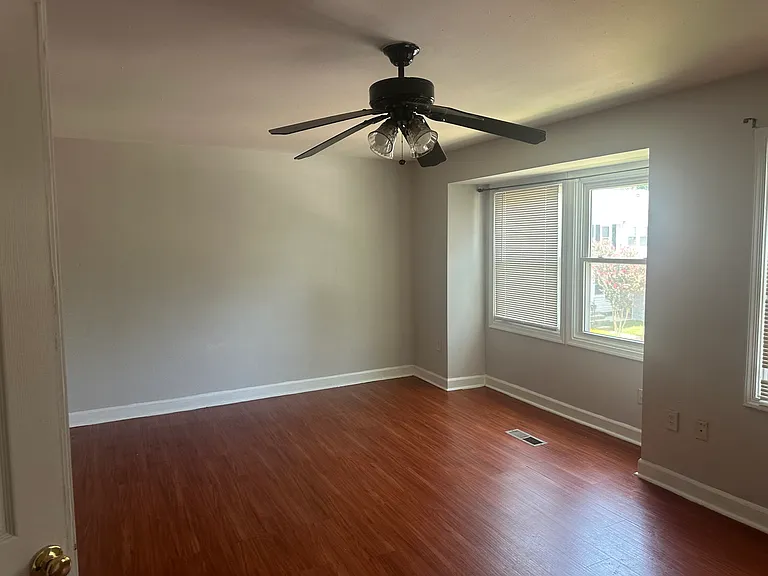 3807 Salemway Ct — Photo 3