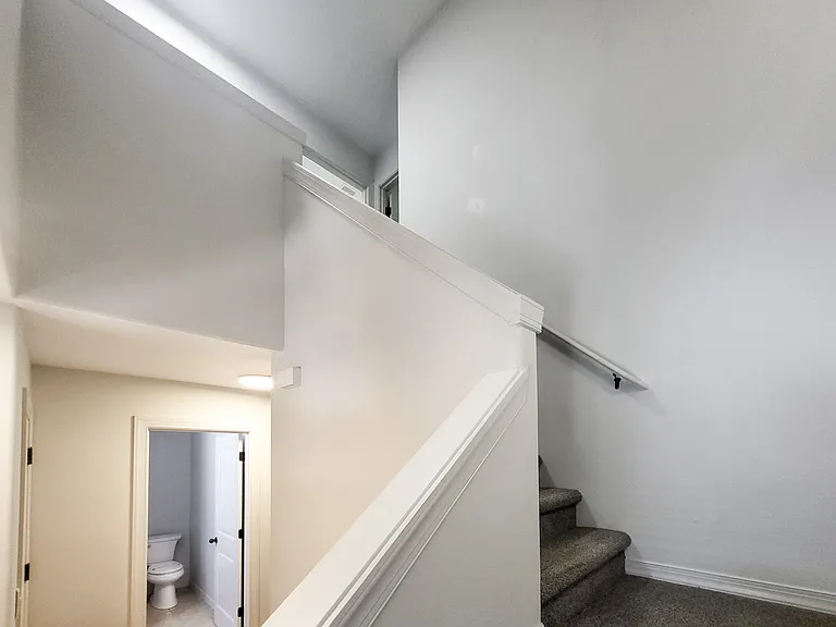409 Madrona Ave SE — Photo 9