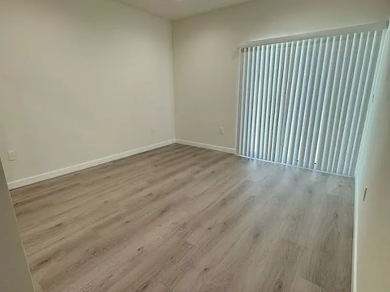 7317 -7321 Garden Grove Avenue — Photo 67
