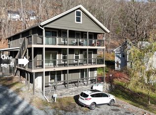 628 Hudson St UNIT 1, Hawley, PA 18428