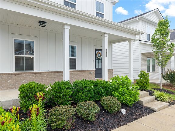 2nd image of 1337 Carriage Park Dr