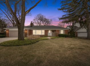 2441 Pick Dr, Glenview, IL 60025